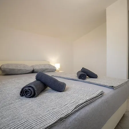 아파트 Najam Skundric 비르
